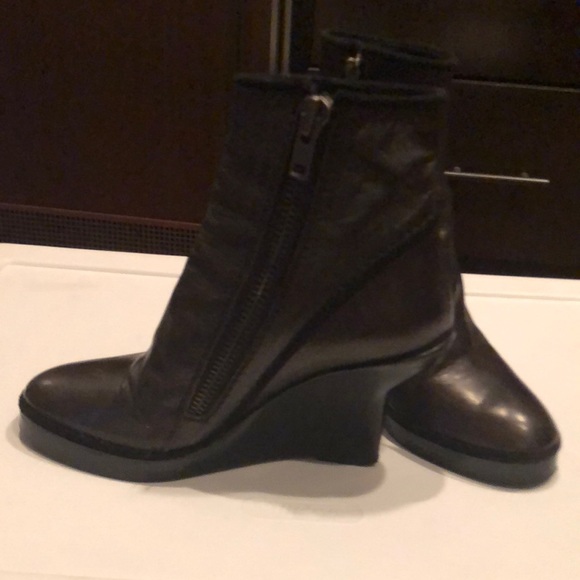 Haider Ackerman sculpted wedge booties sz 7 - Picture 6 of 16